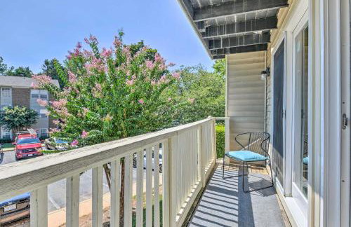 Inviting Charlotte Getaway - Half Mile to UNC! - Foto 2