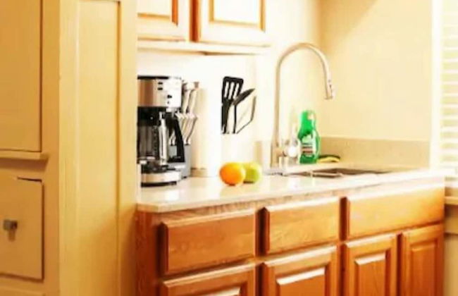 Evie's apartment - Photo 33