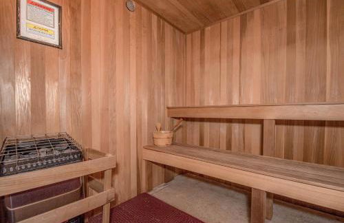 3 bedroom, 2 Full Baths, Slope Side Outdoor Hot Tubs on Site Ski Lift overlook - Foto 32