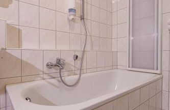 Apartment 4 - Photo 15