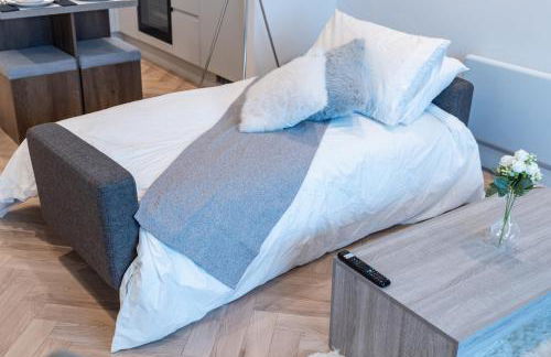 Luxury 2 Bed Apartment, with a balcony city & canal view in Manchester City Centre! - Foto 43