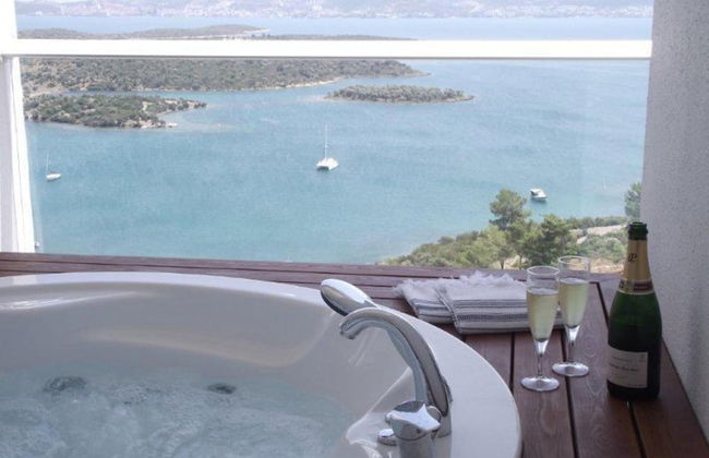 2 Bed Penthouse Apartment With Stunning Sea View - Photo 25