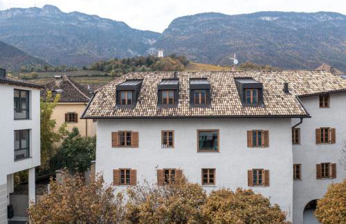Schmitte am Sonnenwirtsplatz Eppan in South Tyrol, perfect starting point for bike and hike - Foto 4