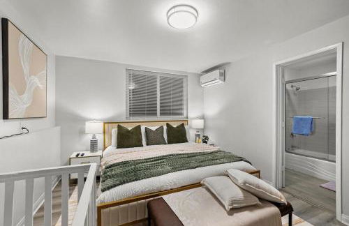 Entire Private Home with 4 Bedrooms 3 Bathrooms, King Bed, Big Yard, Prime Area, Ranch Style, Available Now - Photo 34