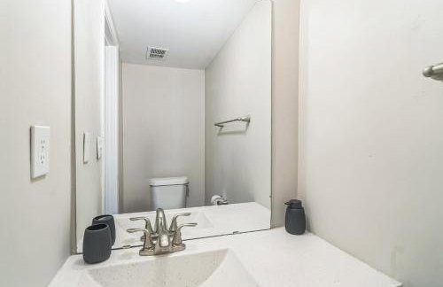 Spacious 1 Bed 15 Bath Towmhome I Ellenwood - Foto 17