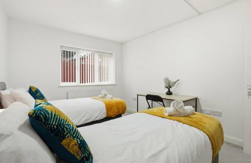 Spacious Ensuite Home near M6 with Driveway Parking - Foto 7