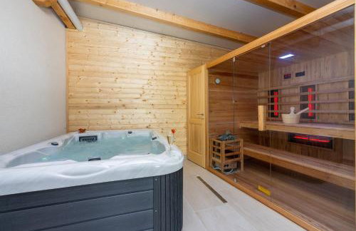 Villa Antani with heated pool, sauna & jacuzzi - Foto 32