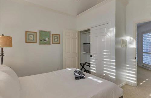 Gorgeous Vacation Home w Private Pool - Photo 36