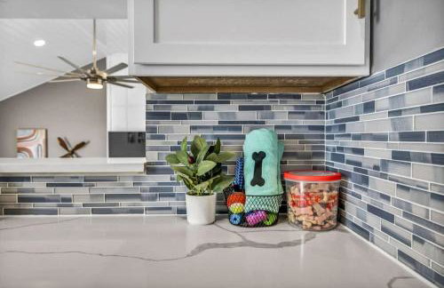 Swim and Relax In our Pool and Hot Tub and Recently Renovated - Photo 23