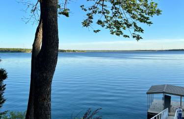 Newly Renovated 4B, 2.5 bath Lakefront home with South Grand Lake Views and dock - Foto 48