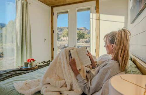 Stargazing Retreat with Hot Tub Deck Hammocks BBQ - Photo 40