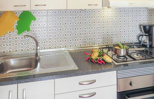 1 Bedroom Nice Apartment In Torrevieja - Foto 11