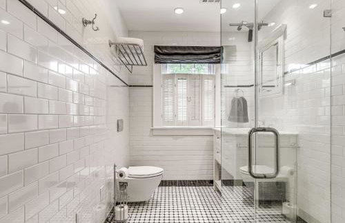 Stylish 3-Bedroom Home in Tulsa - Photo 40