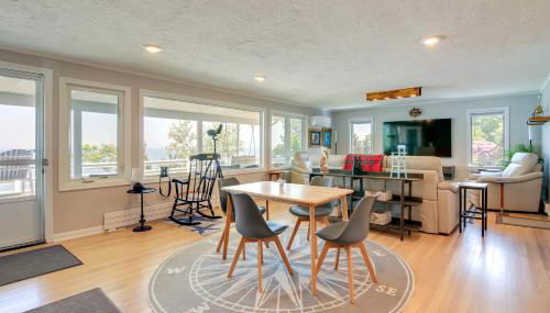 4 Mi to Downtown Plymouth! Bayfront Home with Deck - Foto 2