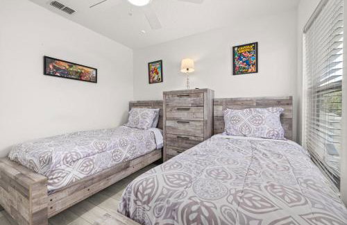 483-Stunning 6 bed home with private pool overlooking quiet conservation area - Foto 26