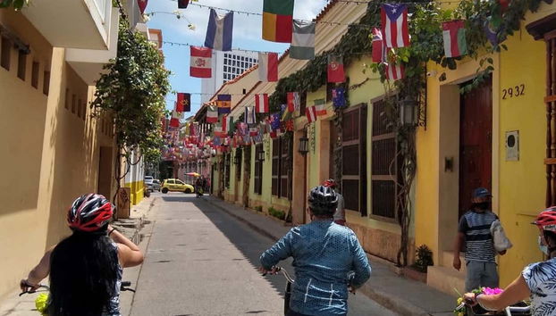 BANDERAS PAISES CALLE LA SIERPE