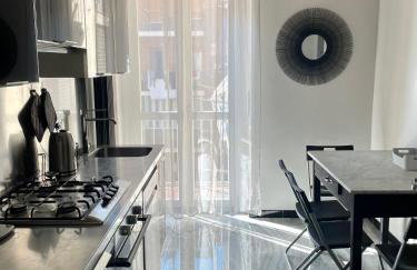 Two bedroom apartment with private parking - Photo 4