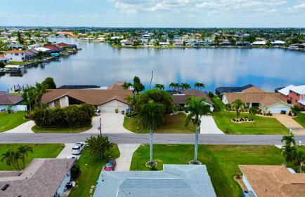 Family Fun-Prime Location Heated Pool Sleeps10 Villa - Foto 28