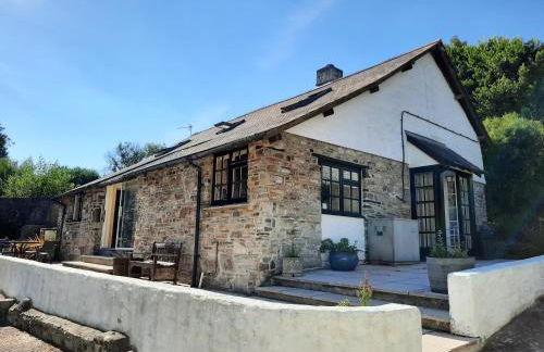 Rural Farm Stay with 6 cottages, 4 miles to Barnstaple, Pet friendly, Daily animal experiences, Outdoor heated pool, Games barn, Free fast WiFi, Free parking - Foto 22