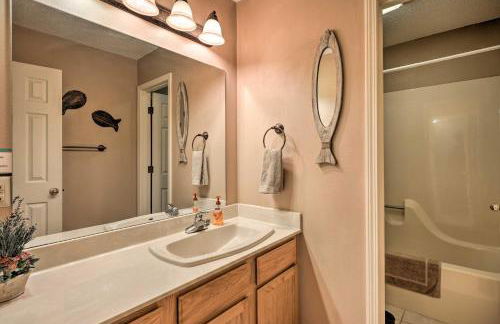 Beaver Lake Retreat with Deck and Private Hot Tub - Foto 14