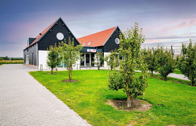 Chalet in Oostkapelle Near Beach & Pool - Foto 3