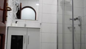 Bungalow with Sunny Private Terrace - Secure Bike or Board Storage - Foto 3