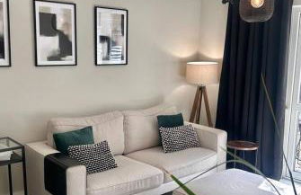 Brand New 2 Bed House - Sleeps 4 - Free Parking - Near HS2 & Drayton Manor - Photo 9