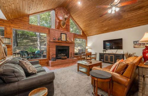 Luxury Rock Creek Cabin w Deck by Lake Hamilton - Foto 6