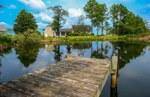 Bayfront Gem with Amazing Water Views and Pond! - Foto 41