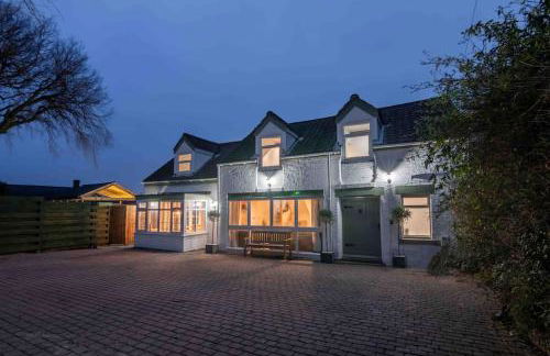 Sundial Cottage, Stunning 3 Bed Cottage with Hottub - Foto 1