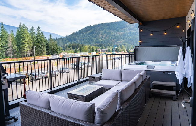 Huckin' Harry's by Revelstoke Vacations - Photo 43