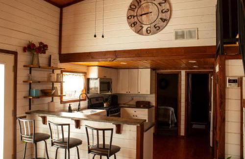 Charming Cabin - Pondview - Hot Tub - Foto 16