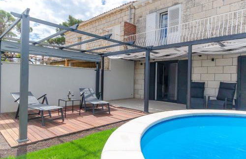 Azure Heaven Apartment w heated pool - Photo 20