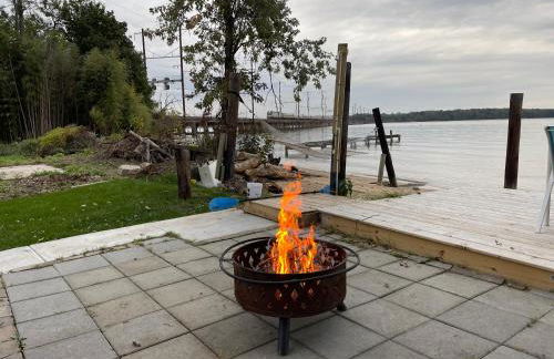 Waterfront Home with Private Beach, Stunning Views - Foto 13