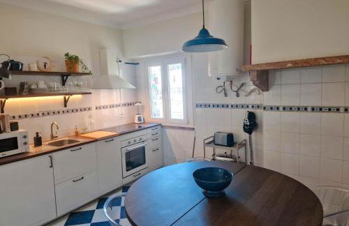 Riverfront 2 Bedrooms with Balcony - Photo 12