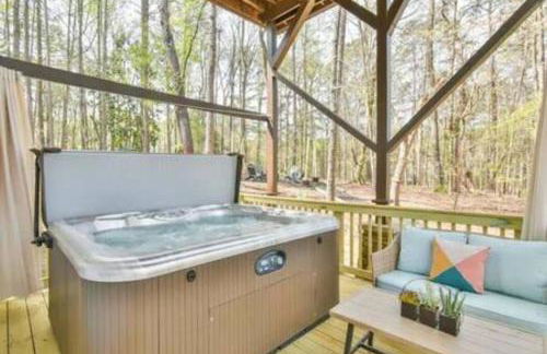 NEW! Lakefront|Lux|Games|HotTub|Dock|Friends+Fam! - Foto 1