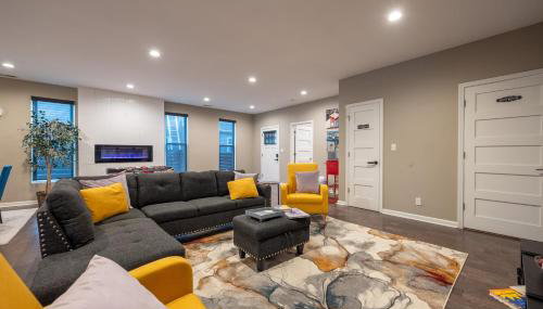 Near Downtown-2 En-Suites - Garage - Sleeps 9 - Foto 5