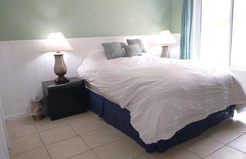 Affordable Two Bedroom Tropical Condo - Private Beach, Pools, Hot Tub - Foto 13