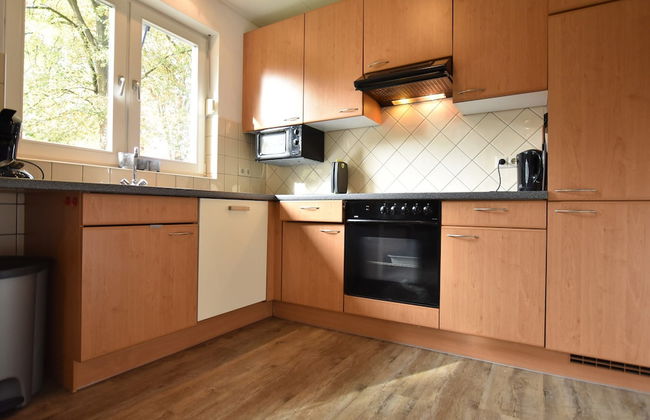 Alluring Holiday Home in Reutum-Weerselo with Hot Tub - Foto 7