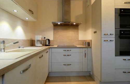 Appartement spacieux avec rooftop et garages privés à 3 min de la gare d'Épernon - FR-1-581-129 - Foto 2