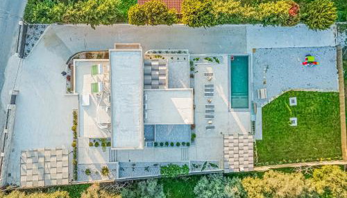 Chris villa with private ecologic pool and kid's playground! - Foto 2