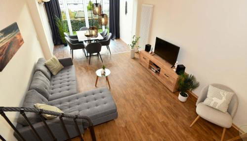 Frisch renoviertes FH Südblick am Meer in Breege, Meerblick von allen drei Etagen, Terrasse, Balkon, Sauna und Parkplatz - Foto 5