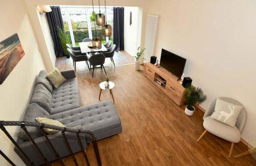 Frisch renoviertes FH Südblick am Meer in Breege, Meerblick von allen drei Etagen, Terrasse, Balkon, Sauna und Parkplatz - Foto 5