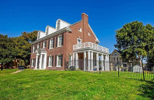 Iconic Historic Home - Foto 26