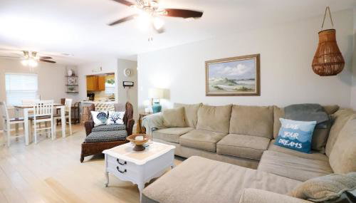 SUNNY DAZE Walk to Beach 2 Decks Pet Friendly Has a Mini Bar - Foto 3