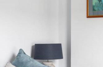 Beautiful Two Bed Mumbles Flat - with parking space - Foto 10