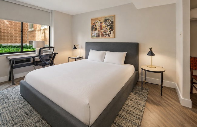 Global Luxury Suites at Georgetown - Photo 12