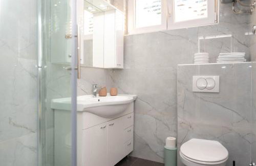 Amazing house W pool and big sunny terrace close to sea & beach - Photo 27