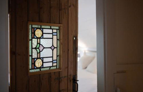 Lilly Lodge; nestled within the forest. - Foto 27