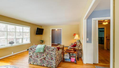 9 Mi to Lake George Village Home in Queensbury - Foto 5